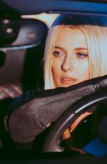 LINDSAY BREWER - Instagram Photos 04/02/2026