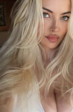 LINDSEY PELAS - Instagram Photos 04/02/2026