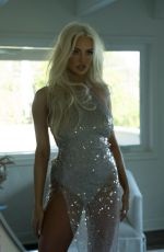 LINDSEY PELAS - Instagram Photos 04/08/2026