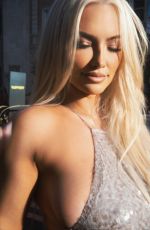 LINDSEY PELAS - Instagram Photos 04/08/2026