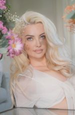 LINDSEY PELAS - Instagram Photos 04/21/2026