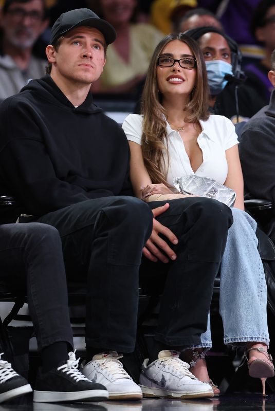 MADISON BEER at Cleveland Cavaliers vs Los Angeles Lakers Game at Crypto.com Arena in Los Angeles 03/31/2026