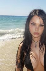 MAGGIE LINDEMANN - Instagram Photos 04/08/2026