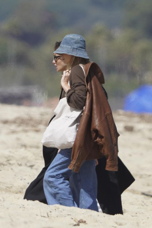 MARGOT ROBBIE Out for Vacation in St. Tropez with Friends 04/15/2026
