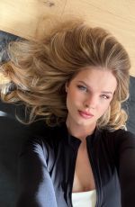 MARIIA ARSENTIEVA - Instagram Photos 04/24/2026
