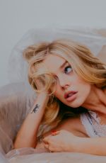 Pregnant SAMARA WEAVING for Polyester Magazine, April 2026