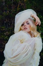 Pregnant SAMARA WEAVING for Polyester Magazine, April 2026