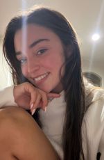 PRESLEY ELISE - Instagram Photos 04/28/2026