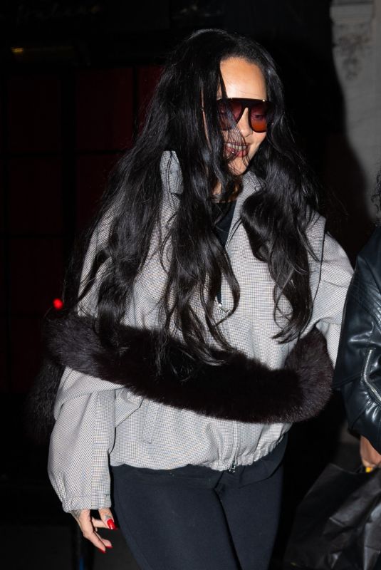 RIHANNA Leaves Cesar Restaurant in Paris 04/21/2026