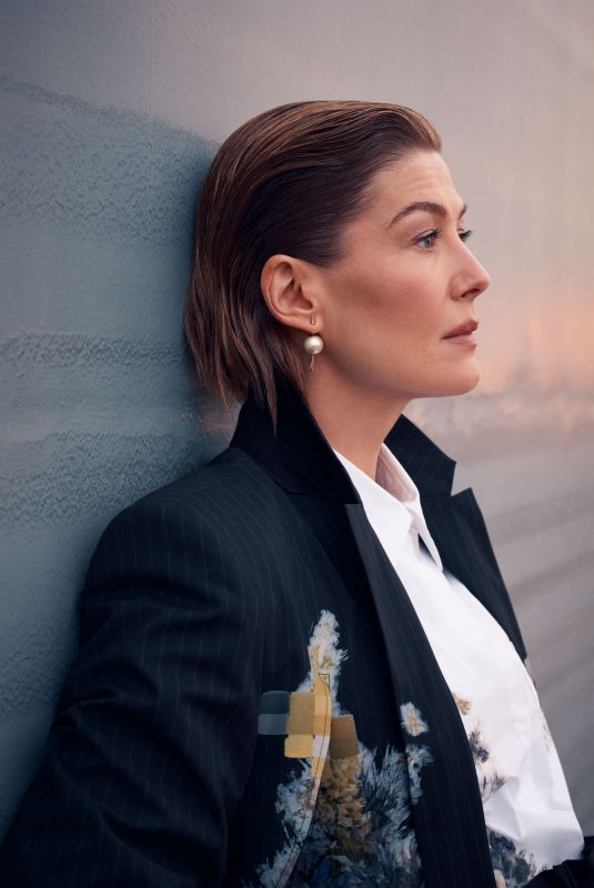 ROSAMUND PIKE for British Airways – High Life Magazine, March/April 2025
