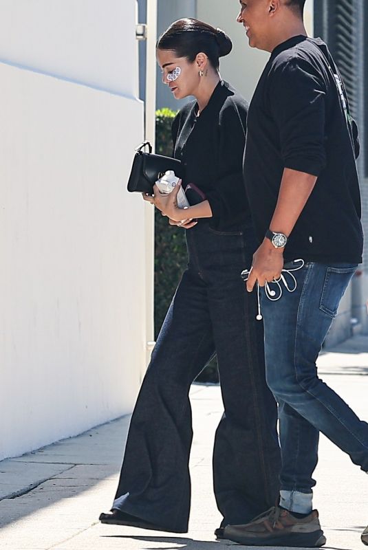 SELENA GOMEZ Arrives at a Photoshoot in Hollywood 04/01/2026