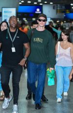 Shawn Mendes greets fans at the International Airport in Rio de Janeiro 04/04/2026