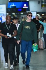 Shawn Mendes greets fans at the International Airport in Rio de Janeiro 04/04/2026