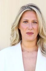TAYLOR DONAHUE at Hulu
