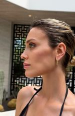 WALLIS DAY - Instagram Photos 04/10/2026