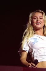 ZARA LARSSON Performs as a Special Guest During Weekend 2, Day 2 of Coachella Festival in Indio 04/18/2026