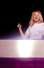 ZARA LARSSON Performs as a Special Guest During Weekend 2, Day 2 of Coachella Festival in Indio 04/18/2026