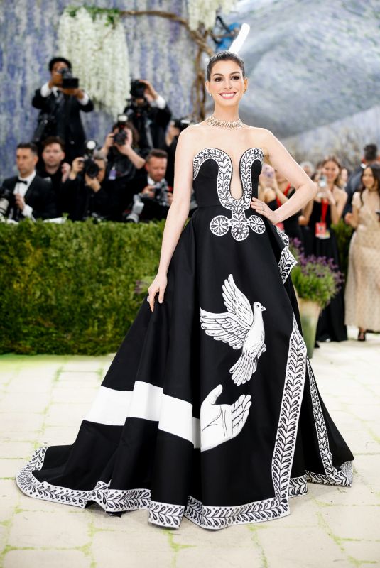 ANNE HATHAWAY at 2026 Met Gala Celebrating Costume Art at Metropolitan Museum of Art in New York City 05/04/2026