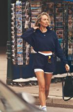 CANDICE SWANEPOEL for Alo Navy Alumni Set 2025
