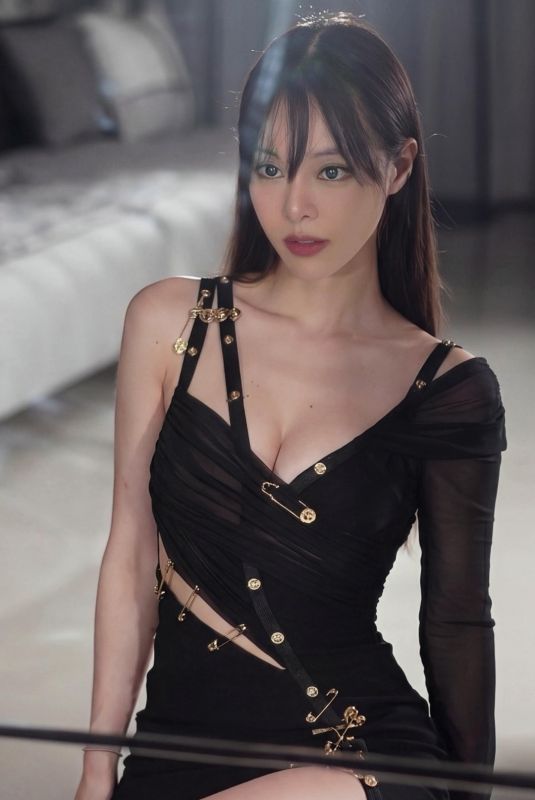 CATHRYN LI - Instagram Photos 05/10/2026