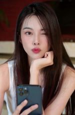 CATHRYN LI - Instagram Photos 05/22/2026