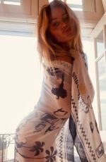 CINTIA DICKER - Instagram Photos 05/15/2026