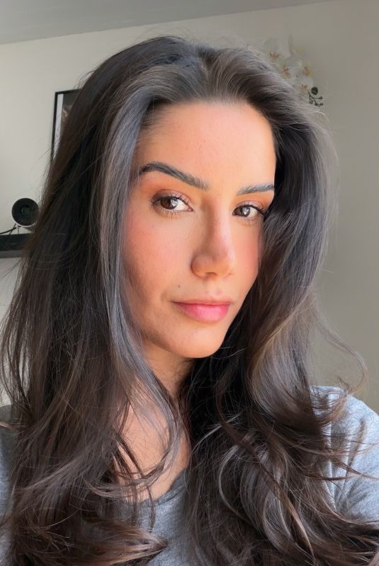 CLAUDIA CORIA - Instagram Photos 05/03/2026