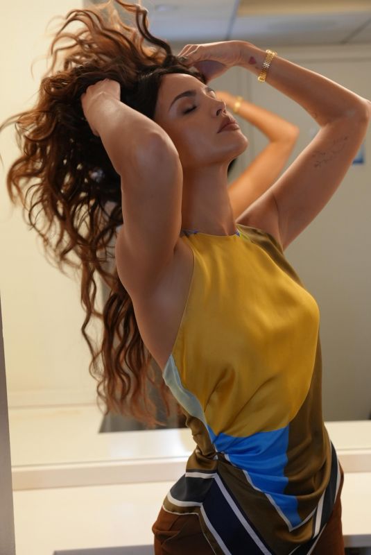 EIZA GONZALEZ – Instagram Photos 05/12/2026