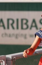 EMMA RADUCANU Loses to Solana Sierra in First Round of French Open in Paris 05/24/2026