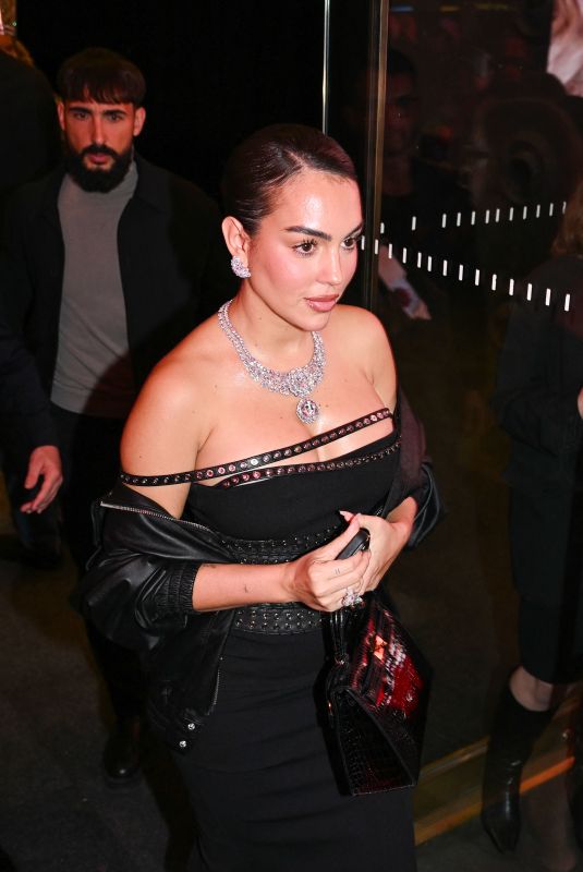 GEORGINA RODRIGEUZ Arrives at Vogue