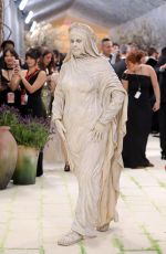 HEIDI KLUM at 2026 Met Gala Celebrating Costume Art at Metropolitan Museum of Art in New York City 05/04/2026