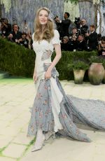 HUNTER SCHAFER at 2026 Met Gala Celebrating Costume Art at Metropolitan Museum of Art in New York City 05/04/2026