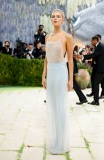 ISLA JOHNSTON at 2026 Met Gala Celebrating Costume Art at Metropolitan Museum of Art in New York City 05/04/2026