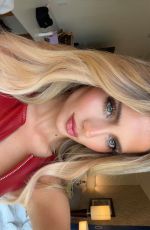 IZZY DARNELL - Instagram Photos 05/01/2026