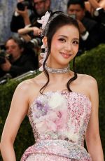 JISOO at 2026 Met Gala Celebrating Costume Art at Metropolitan Museum of Art in New York City 05/04/2026