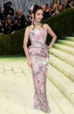 JISOO at 2026 Met Gala Celebrating Costume Art at Metropolitan Museum of Art in New York City 05/04/2026
