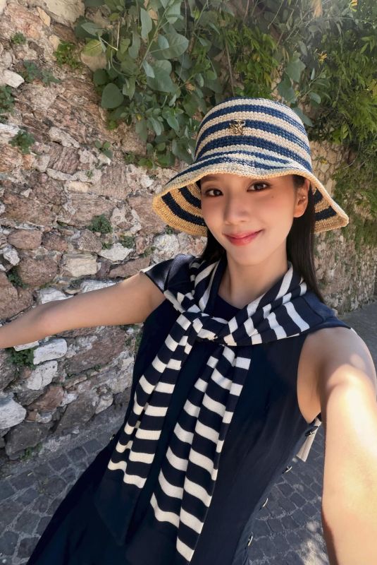 JISOO – Instagram Photos 05/01/2026