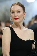JULIANNE MOORE at 2026 Met Gala Celebrating Costume Art at Metropolitan Museum of Art in New York City 05/04/2026