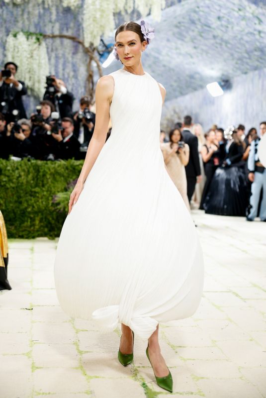 KARLIE KLOSS at 2026 Met Gala Celebrating Costume Art at Metropolitan Museum of Art in New York City 05/04/2026