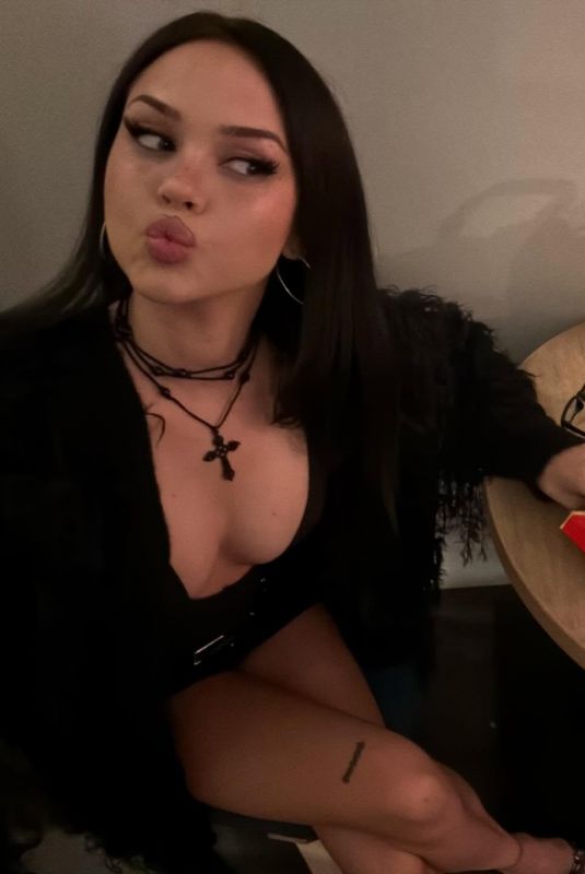 MAGGIE LINDEMANN - Instagram Photos 05/04/2026