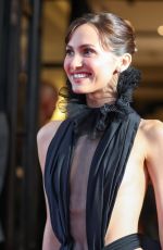 MAUDE APATOW at 2026 Met Gala Celebrating Costume Art at Metropolitan Museum of Art in New York City 05/04/2026