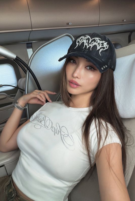 MIKA TAKEUCHI - Instagram Photos 02/25/2026