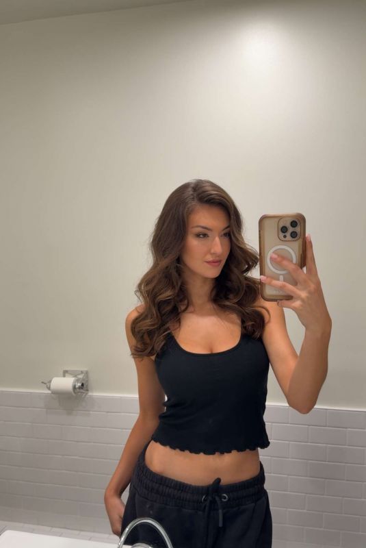 RACHEL PIZZOLATO – Instagram Photos 05/17/2026