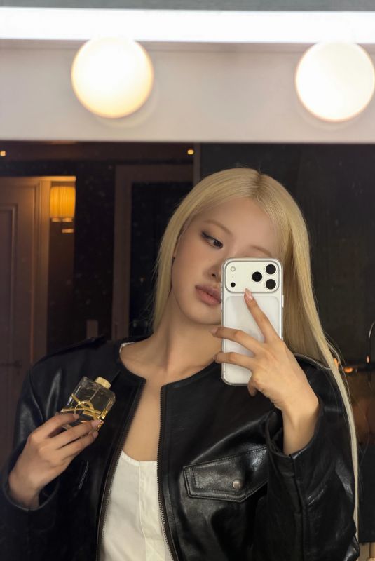 ROSE - Instagram Photos 05/12/2026