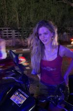 SARA CRUMBLELEG - Instagram Photos 05/23/2026