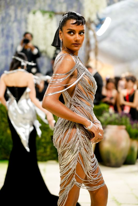 SIMONE ASHLEY at 2026 Met Gala Celebrating Costume Art at Metropolitan Museum of Art in New York City 05/04/2026