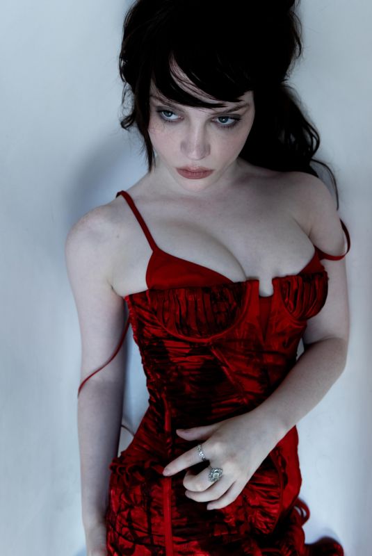 SOPHIE THATCHER for Plico Magazine, May 2026