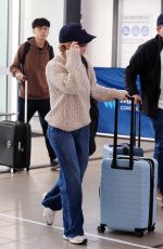 SYDNEY SWEENEY Catching a Flight Back to Gold Coast at Sydney Airport 05/04/2026