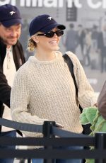 SYDNEY SWEENEY Catching a Flight Back to Gold Coast at Sydney Airport 05/04/2026