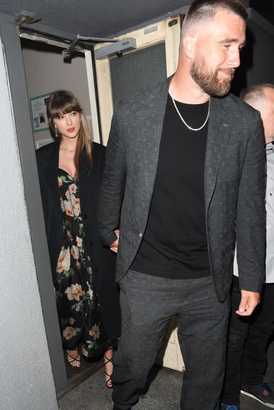 TAYLOR SWIFT and Travis Kelce Enjoying a Date Night Watching Romeo and Juliet at Harold Pinter Theatre in London 05/07/2026